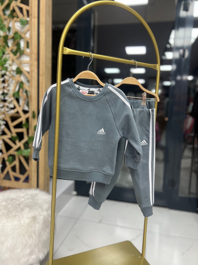 1-6 yaş aralığı içi hafif şardonlu gri adidas takım